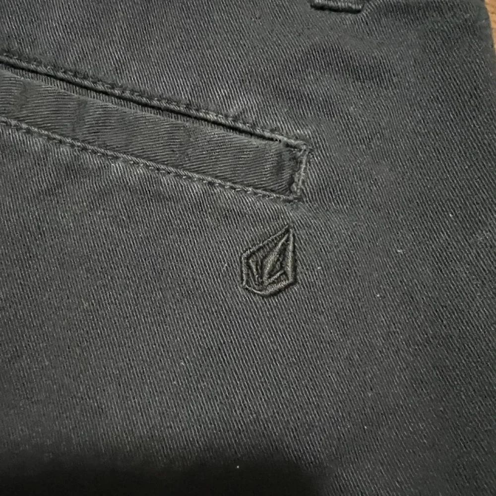 Volcom black shorts size 26 325.5